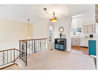 Photo #3: 23630746 Listing