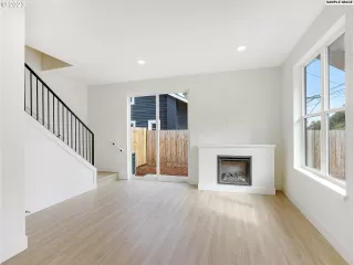 Photo #2: 23631793 Listing