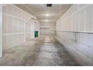 Photo #5: 23631886 Listing