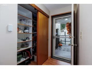 Photo #5: 23632200 Listing 