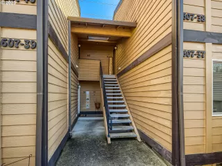 Photo #2: 23632692 Listing