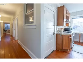 Photo #4: 23633036 Listing 