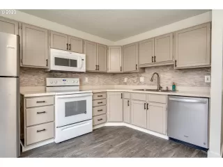 Photo #2: 23633079 Listing 
