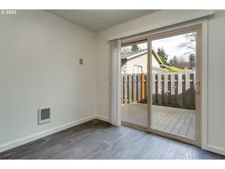 Photo #4: 23633079 Listing 
