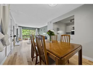 Photo #6: 23635496 Listing