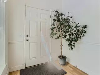 Photo #3: 23635697 Listing