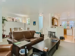 Photo #6: 23635697 Listing