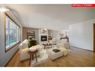 Photo #4: 23636757 Listing