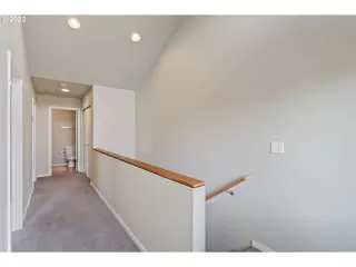 Photo #6: 23637153 Listing