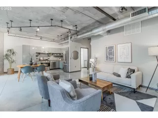 Photo #6: 23637739 Listing