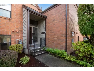 Photo #2: 23637804 Listing