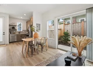 Photo #1: 23638001 Listing 