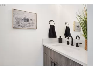 Photo #3: 23638001 Listing 