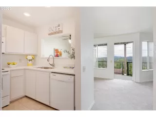 Photo #4: 23638204 Listing