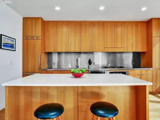 Photo #3: 23638652 Listing