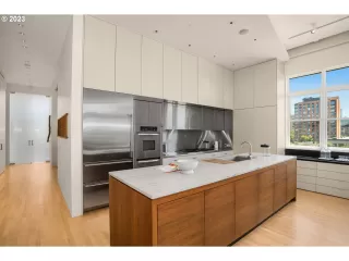 Photo #2: 23638685 Listing