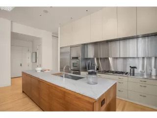 Photo #3: 23638685 Listing