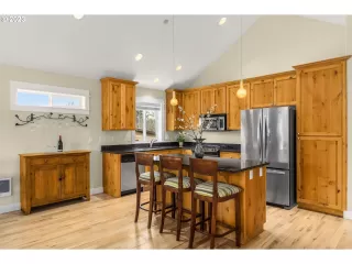 Photo #2: 23639003 Listing