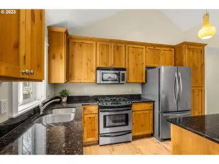 Photo #5: 23639003 Listing