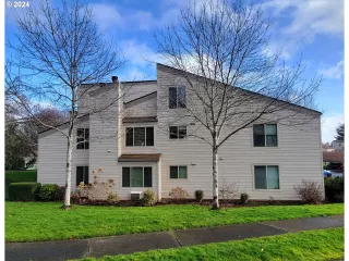 Photo #2: 23639183 Listing