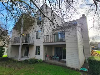 Photo #3: 23639183 Listing