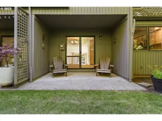 Photo #2: 23639579 Listing