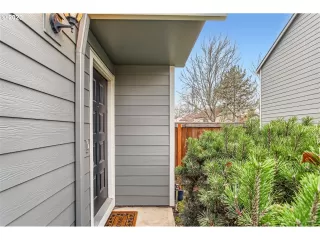 Photo #3: 23640111 Listing