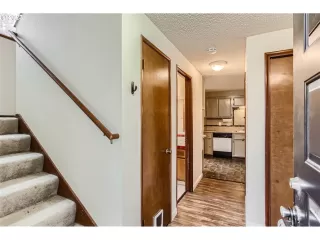 Photo #4: 23640111 Listing