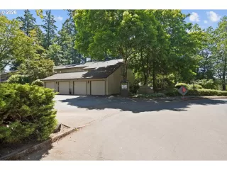 Photo #3: 236407546 Listing 