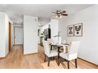 Photo #4: 23640980 Listing 