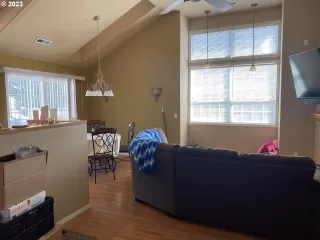 Photo #3: 23641977 Listing