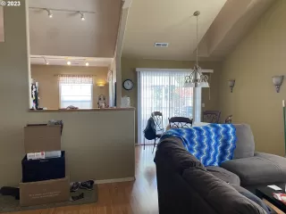 Photo #4: 23641977 Listing