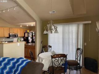 Photo #5: 23641977 Listing