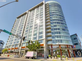 Photo #1: 23642842 Listing