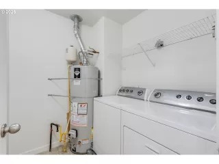 Photo #4: 236439765 Listing 