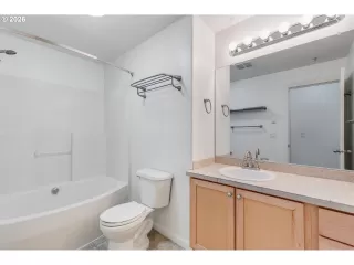 Photo #5: 236439765 Listing 