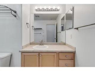 Photo #6: 236439765 Listing 