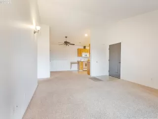 Photo #4: 23644127 Listing 