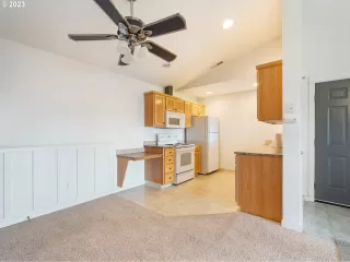 Photo #5: 23644127 Listing 