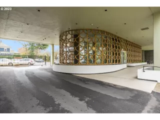 Photo #1: 23645274 Listing 