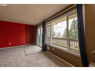 Photo #5: 23645961 Listing