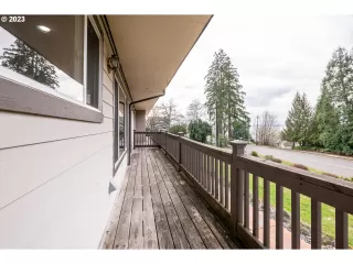 Photo #6: 23645961 Listing