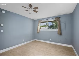 Photo #2: 23646504 Listing