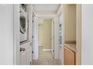 Photo #6: 23646504 Listing