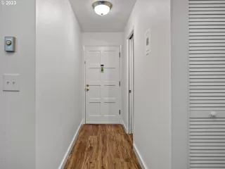 Photo #3: 23646891 Listing