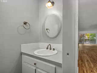 Photo #4: 23646891 Listing