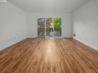 Photo #6: 23646891 Listing