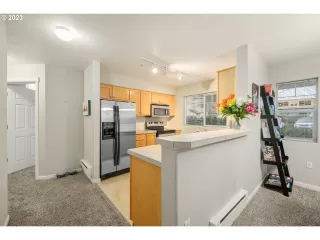 Photo #2: 23647190 Listing