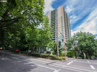 Photo #2: 23647273 Listing 