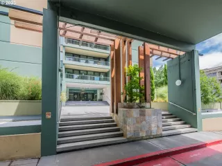 Photo #3: 23647273 Listing 